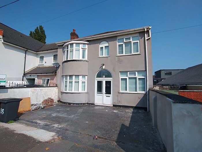 4 Bedroom Semi-Detached House To Rent In Goldthorn Hill, Wolverhampton, WV2