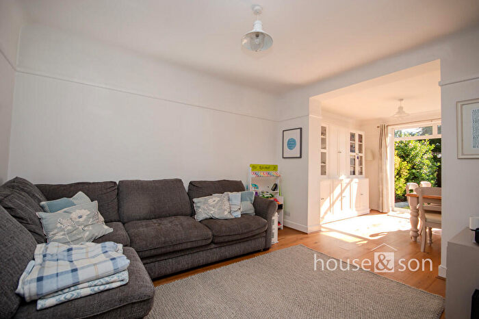 3 Bedroom Detached House For Sale In The Grove, Bournemouth, BH9