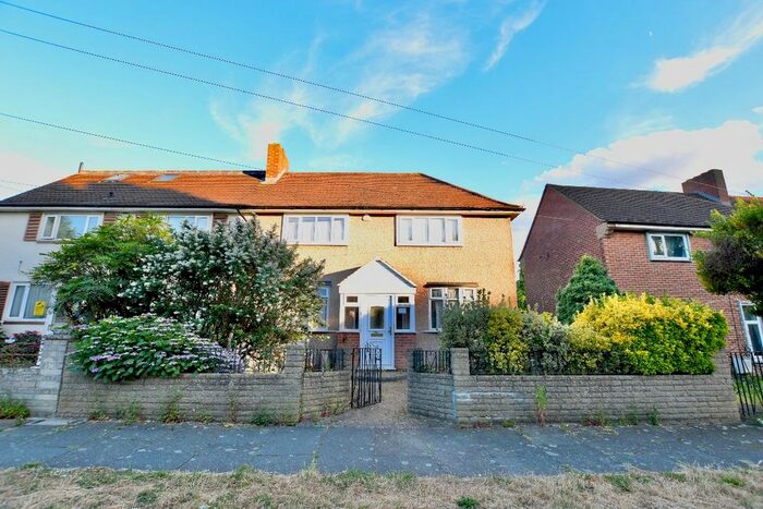 4 Bedroom Terraced House To Rent In Rush Green Road, Rush Green, Romford, RM7