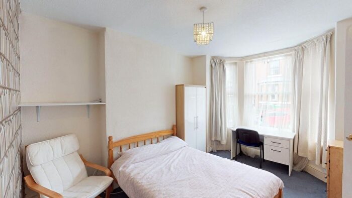 3 Bedroom Semi-Detached House To Rent In Kimbolton Avenue, Nottingham, NG7