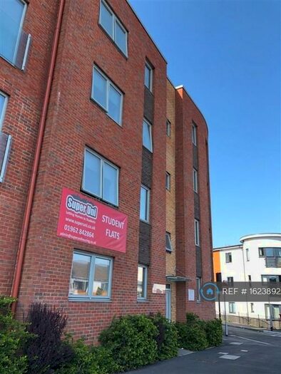 4 Bedroom Flat To Rent In Mulberry Court, Southampton, SO14