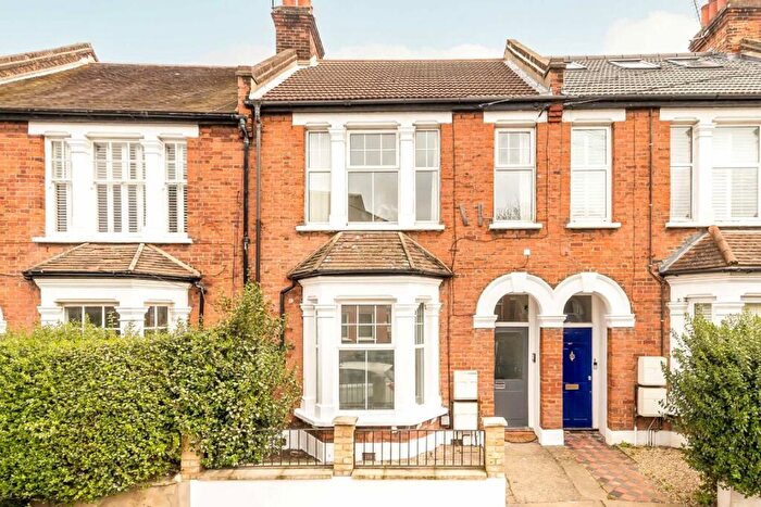 2 Bedroom Flat To Rent In Cavendish Road, Balham, SW12