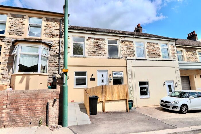 1 Bedroom Flat To Rent In Alexandra Road, Six Bells, NP13