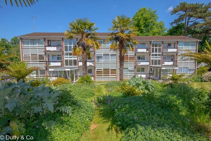 2 Bedroom Apartment To Rent In Paddockhall Road, Haywards Heath, RH16