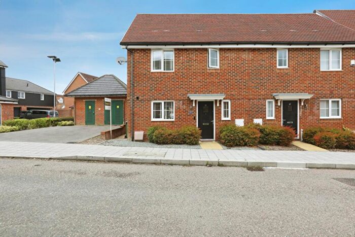 3 Bedroom Semi-Detached House For Sale In Illett Way, Faygate, Horsham, West Sussex, RH12