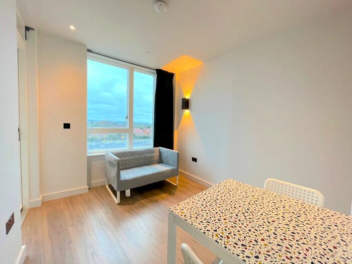 Studio To Rent In Taona House, 1 Merrion Avenue, Stanmore, London110011 HA7