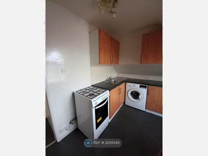 1 Bedroom Flat To Rent In Manor Park, London, E12