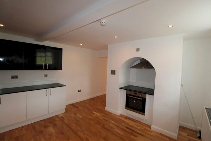 4 Bedroom Flat To Rent In London Road, Isleworth, TW7