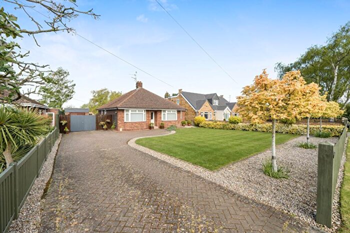3 Bedroom Bungalow For Sale In Woodcroft Road, Marholm, Peterborough, Cambridgeshire, PE6