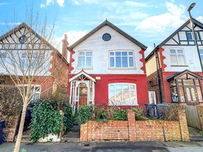 3 Bedroom Detached House For Sale In Grecian Crescent, Crystal Palace, SE19