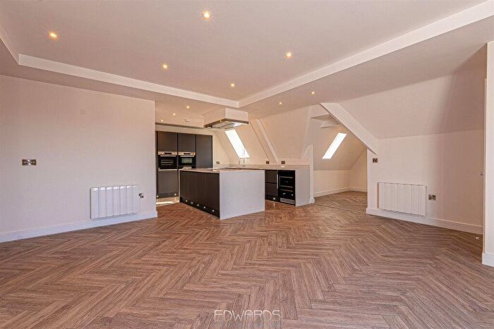 3 Bedroom Penthouse To Rent In Durley Road South, Bournemouth, BH2