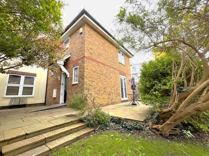 1 Bedroom Maisonette To Rent In Pembury Road, Westcliff-On-Sea, SS0