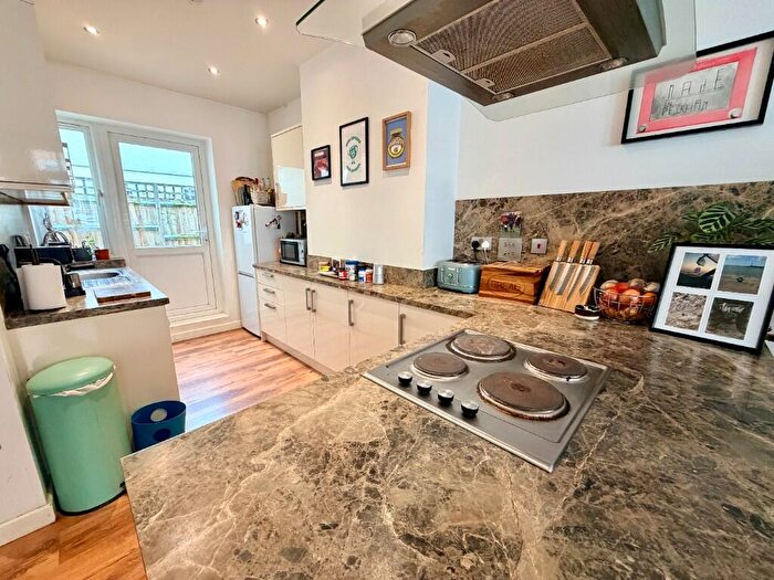 1 Bedroom Flat To Rent In Rye Lane, London, SE15