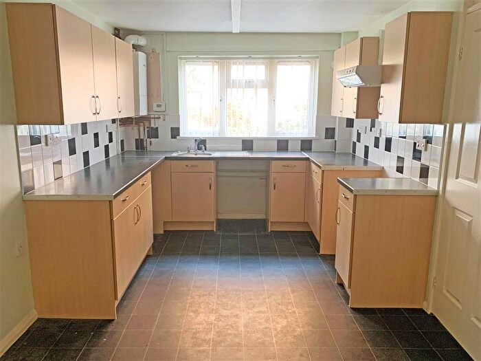 3 Bedroom Terraced House For Sale In Melrose Road, Yeovil, BA21