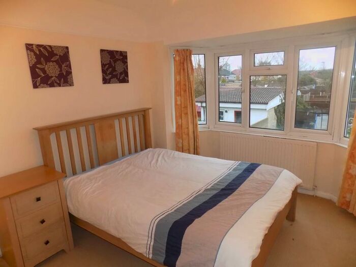 1 Bedroom Flat To Rent In Bourne Avenue, Hayes, Middlesex, UB3