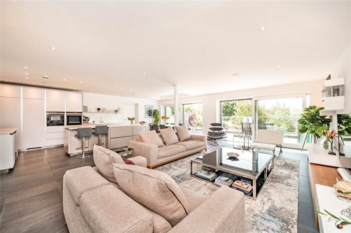 5 Bedroom Detached House For Sale In Lansdowne Road, London, N10