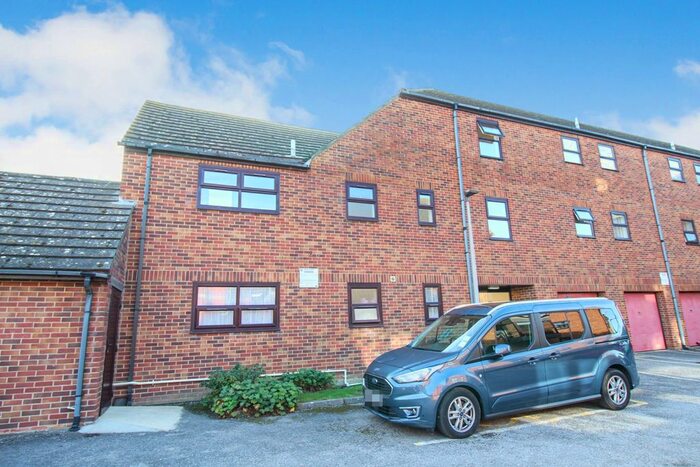 2 Bedroom Flat To Rent In The Carriages, Weymouth, DT4