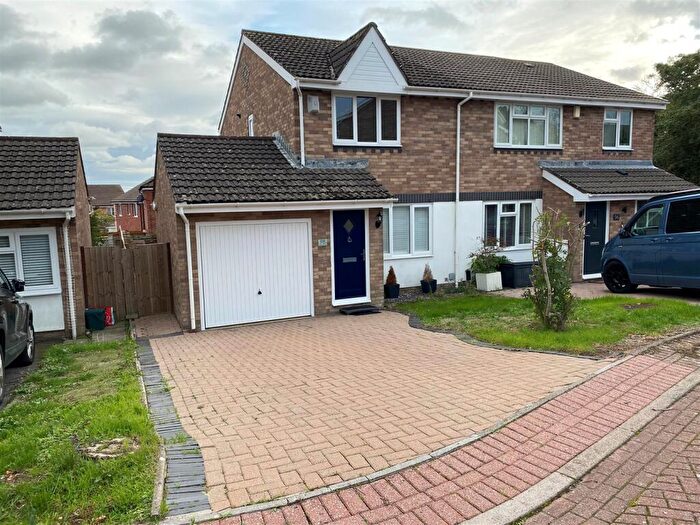 2 Bedroom Semi-Detached House To Rent In Murlande Way, Rhoose, Barry, CF62