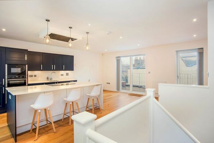 2 Bedroom Mews House To Rent In Church Road, Tunbridge Wells, TN1