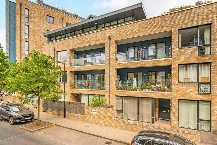 3 Bedroom Flat For Sale In Boyson Road, Elephant Amp; Castle, SE17