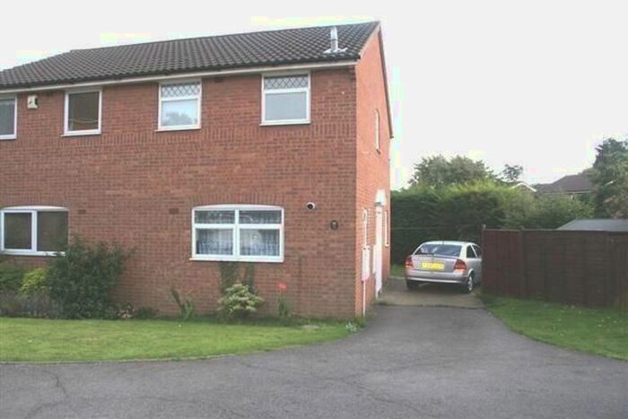 2 Bedroom Semi-Detached House To Rent In Felton Close, Luton, LU2