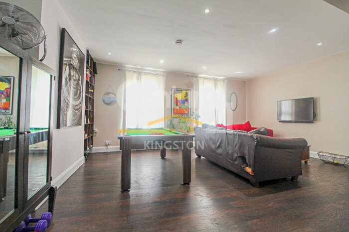 4 Bedroom Apartment To Rent In Surbiton Road, Kingston Upon Thames, KT1