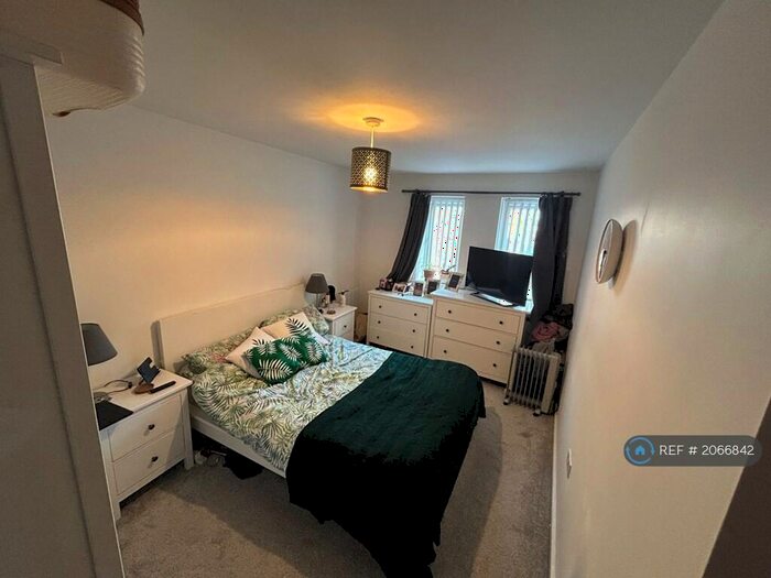 2 Bedroom Flat To Rent In Brindley House, Salford, M5