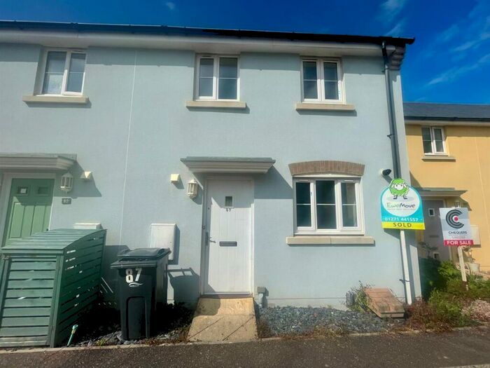 3 Bedroom Semi-Detached House To Rent In Sampson's Plantation, Fremington, EX31