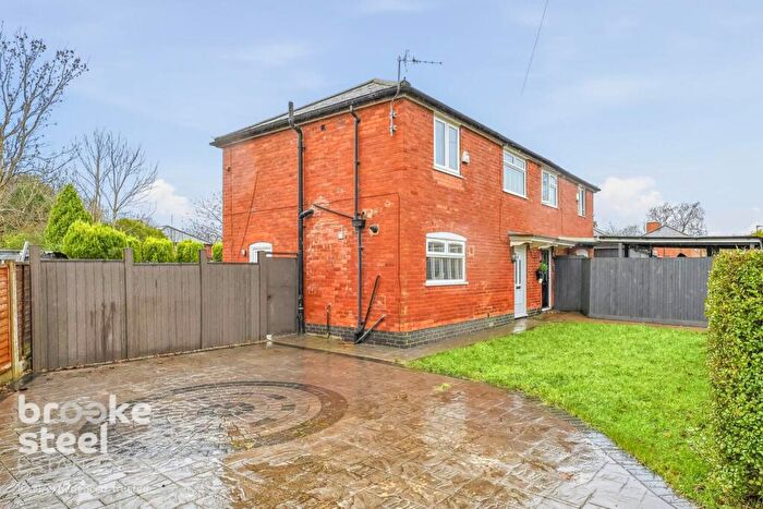 3 Bedroom Semi Detached House For Sale In Hendon Road, Manchester, M9