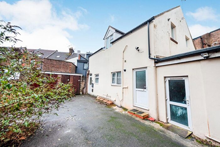 1 Bedroom Flat For Sale In Gladys Avenue, Portsmouth, PO2