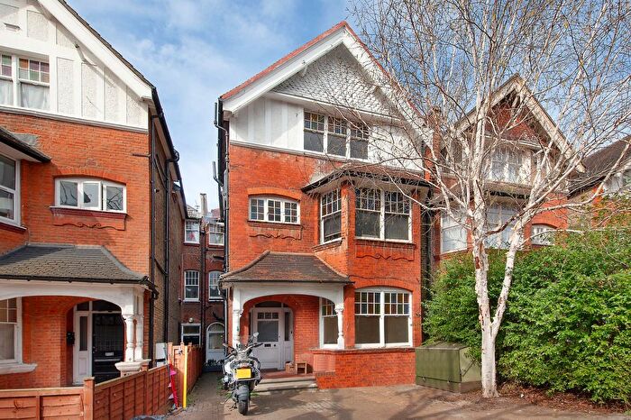 1 Bedroom Flat To Rent In Riggindale Road, Wandsworth Common, SW16