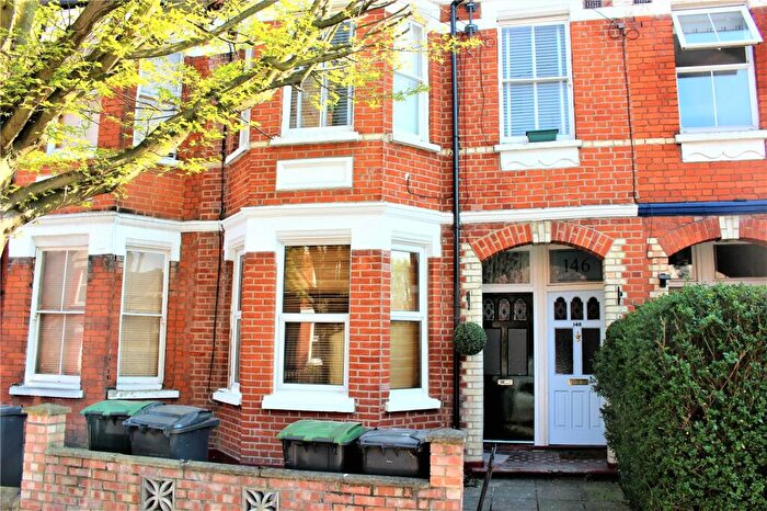 2 Bedroom Apartment To Rent In Lyndhurst Road, Wood Green, London, N22