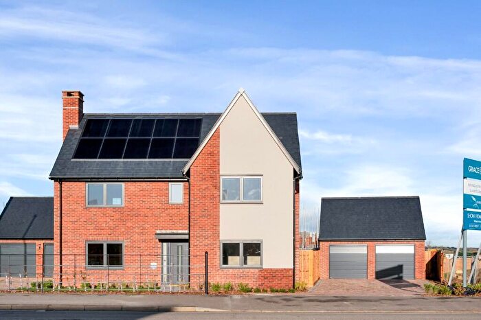4 Bedroom Detached House For Sale In Cranford Road, Barton Seagrave, Kettering, NN15