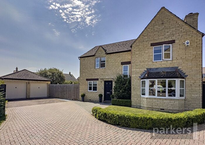 4 Bedroom Detached House For Sale In Willows Edge, Eynsham, Witney, OX29