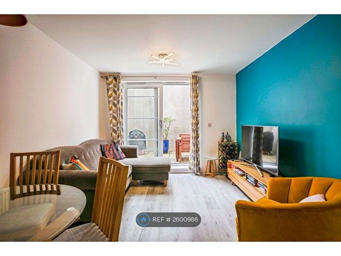 1 Bedroom Flat To Rent In Dunedin Court, Croydon, CR0