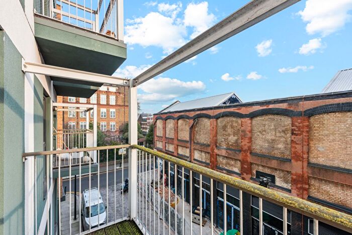 2 Bedroom Flat For Sale In Hare Marsh, London, E2