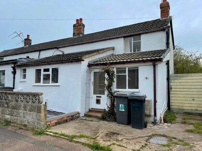 2 Bedroom Property To Rent In Edward Road, Bournemouth, BH11