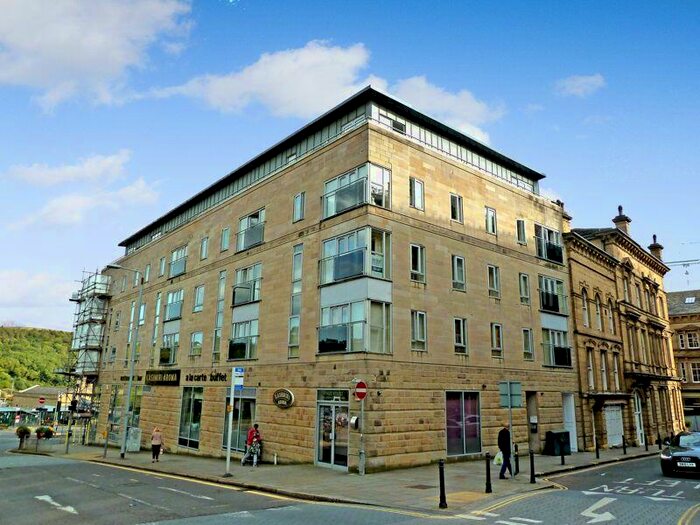 2 Bedroom Flat To Rent In Town Hall Street East, Halifax, HX1