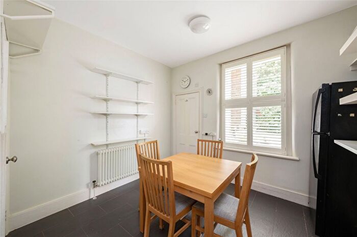 2 Bedroom Flat For Sale In Elmfield Mansions, Balham, SW17