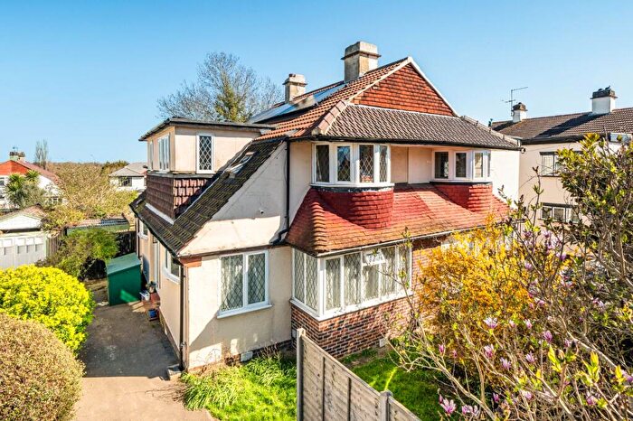 4 Bedroom Semi Detached House For Sale In Pragnell Road, Lee, London, SE12