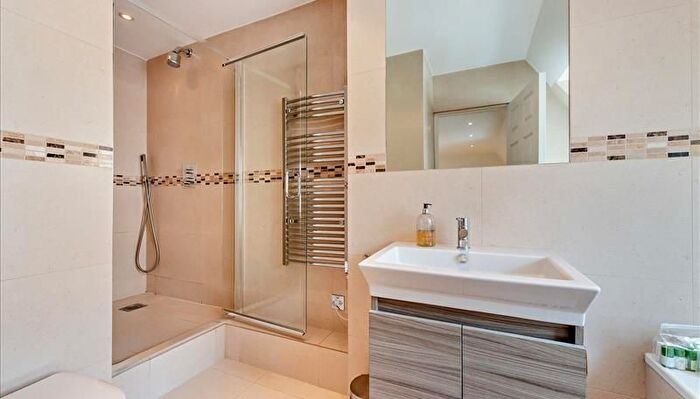 1 Bedroom Flat To Rent In Grosvenor Hill, Mayfair, W1K