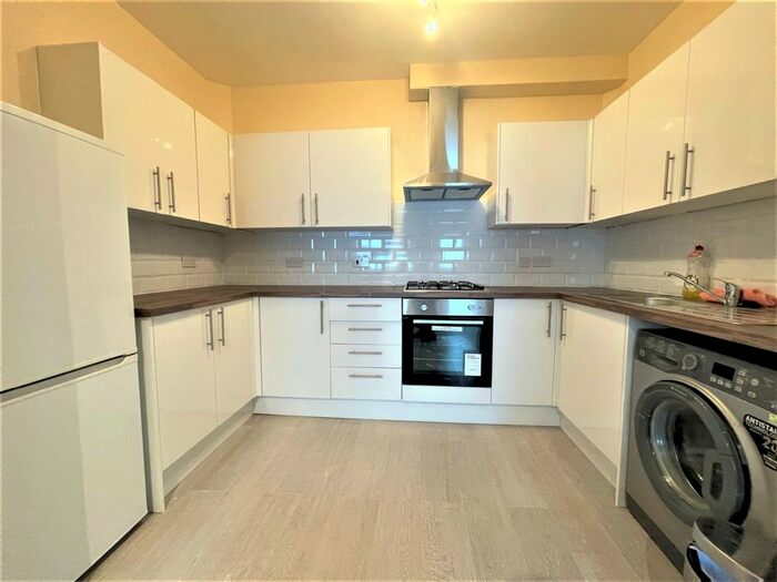 1 Bedroom Flat To Rent In Westway, London, W12