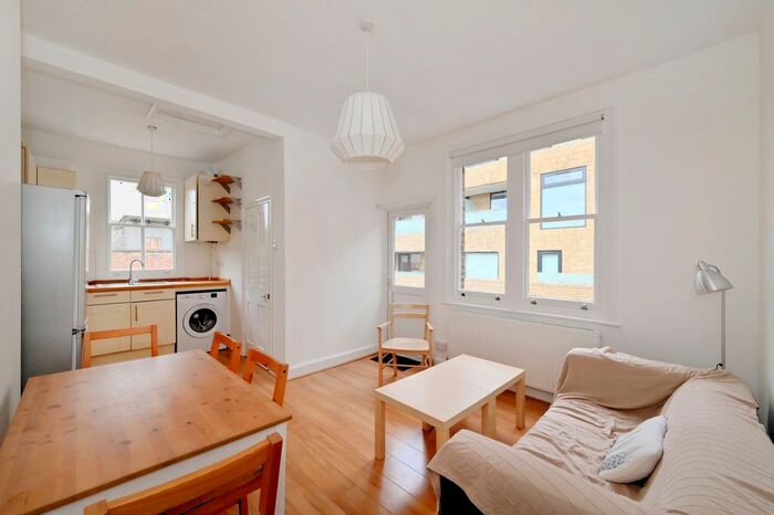 2 Bedroom Flat To Rent In Kilburn Lane, West Kilburn, W10