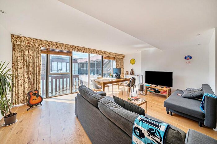2 Bedroom Apartment For Sale In Cabanel Place, London, SE11