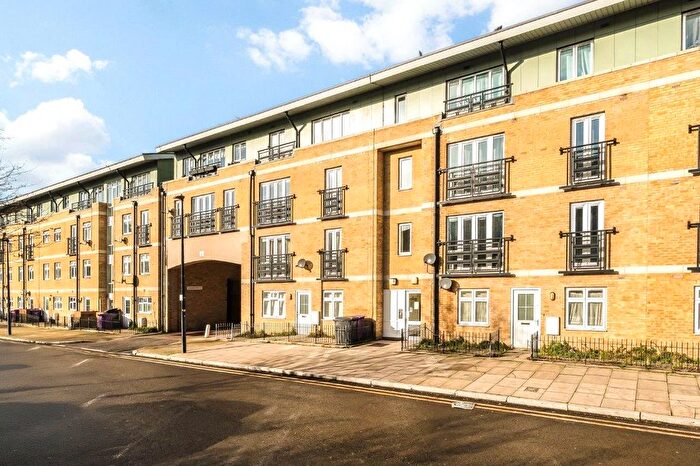 1 Bedroom Flat For Sale In Broomfield Street, Poplar, London, E14