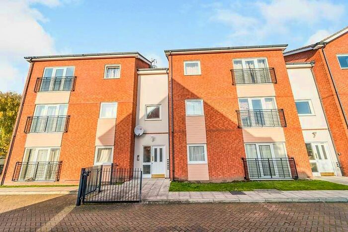 2 Bedroom Apartment To Rent In Tumbler Grove, Wolverhampton, West Midlands, WV10