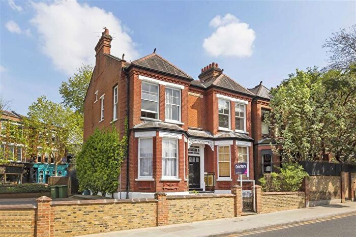 1 Bedroom Flat To Rent In Sandycombe Road, Kew, TW9