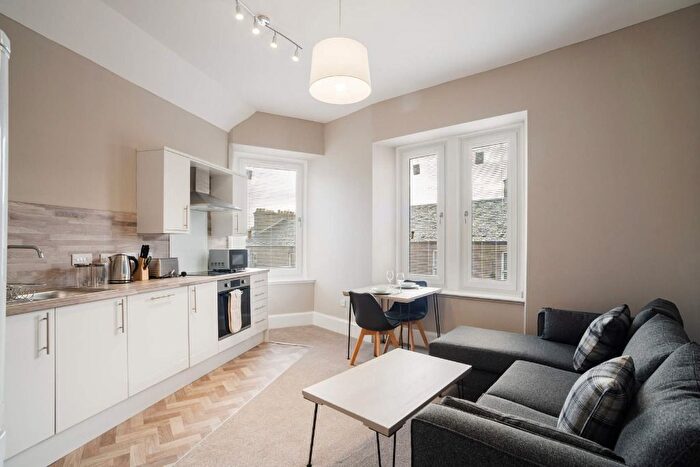 2 Bedroom Flat To Rent In Rosefield Street, West End, Dundee, DD1