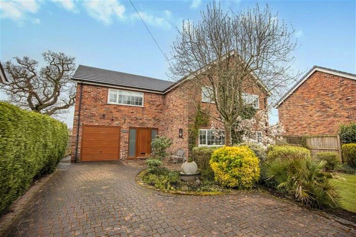 4 Bedroom Detached House For Sale In Holmes Chapel Road, Lach Dennis, Northwich, CW9