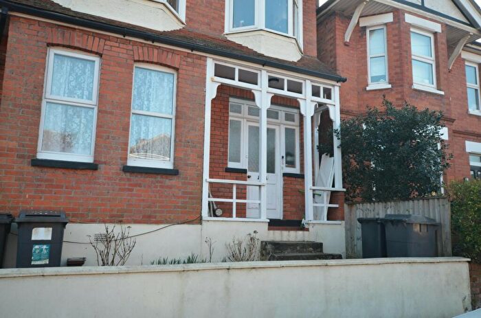 2 Bedroom Flat To Rent In Bedroom Ground Floor Flat In Winton, BH9